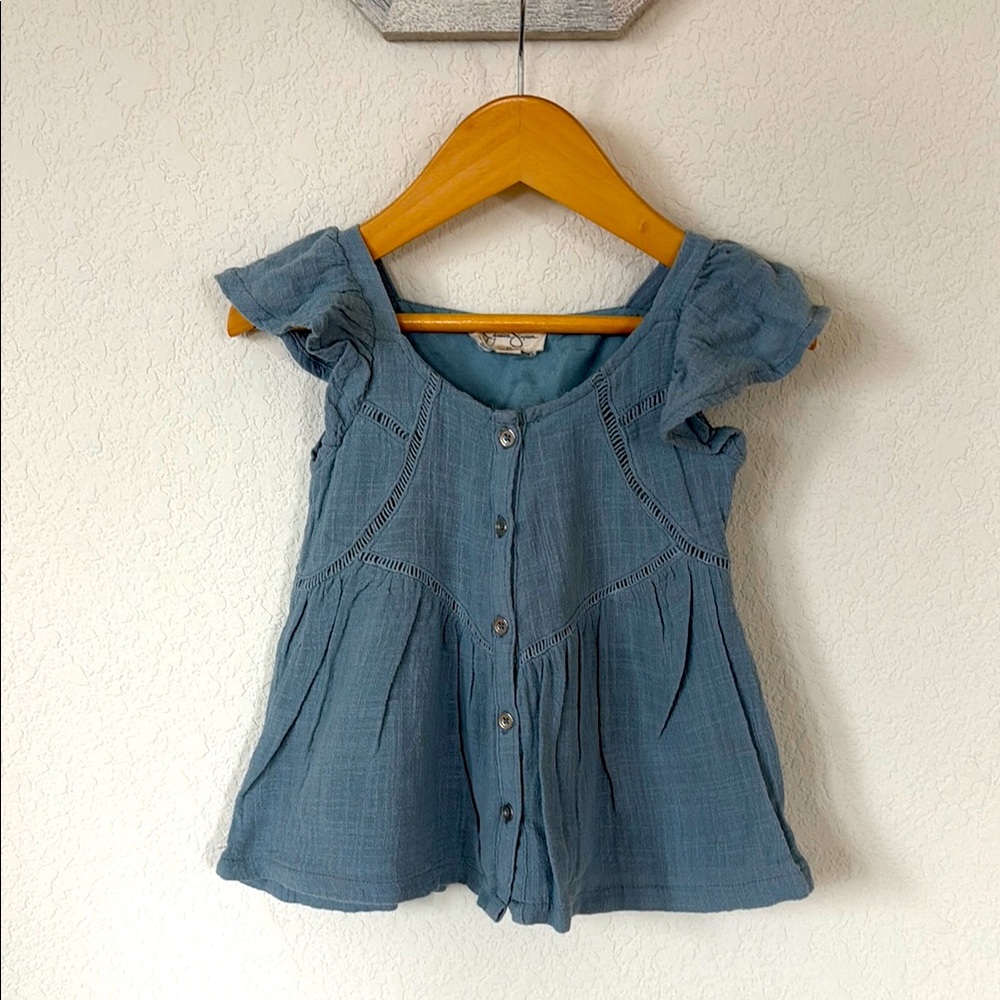 Jessica Simpson • Girls 2T Blue Chambray Flutter Sleeve Top